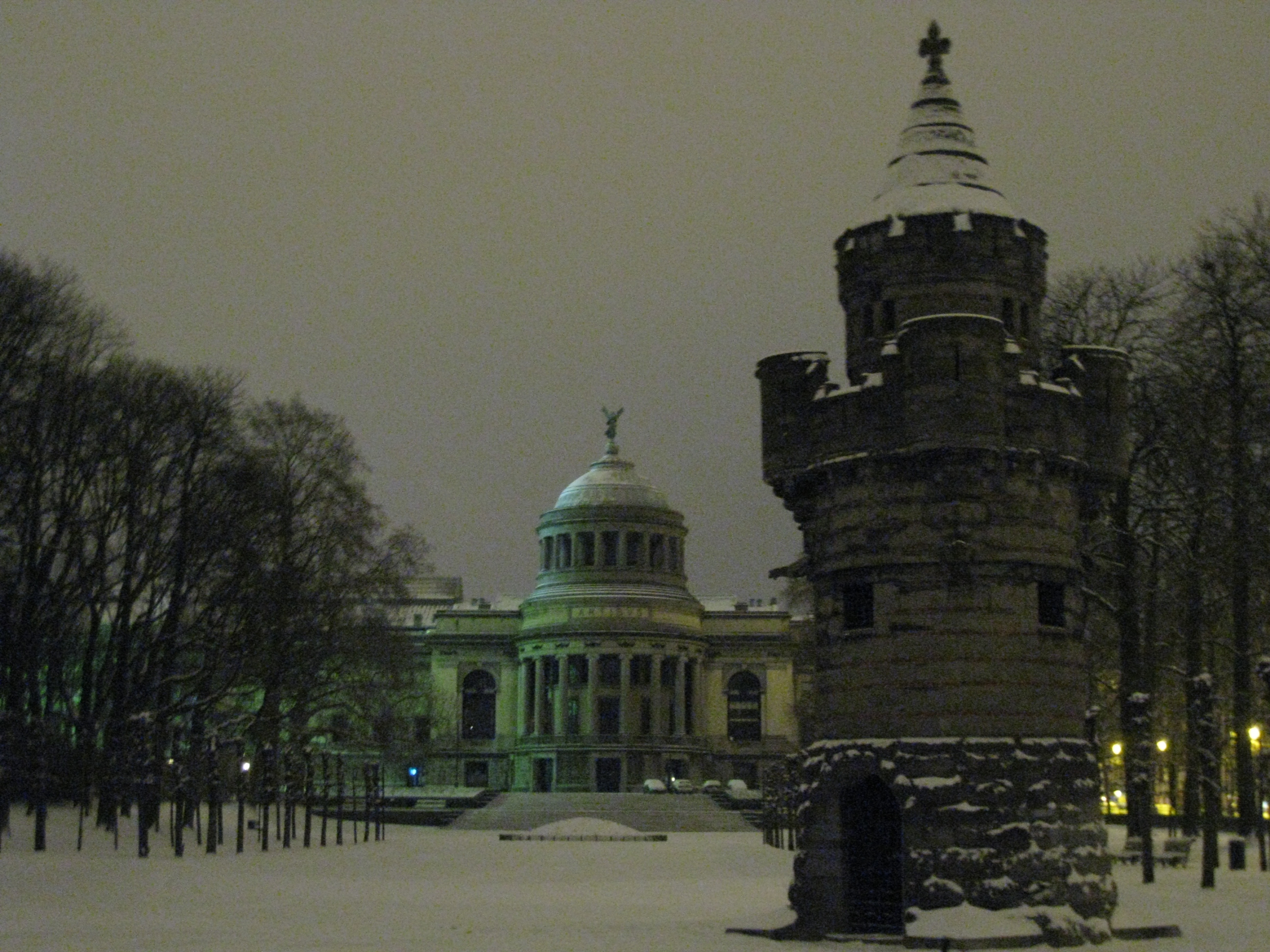 Snow at Cinquantenaire